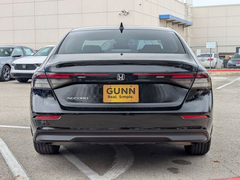 Used 2025 Honda Accord SE image 5