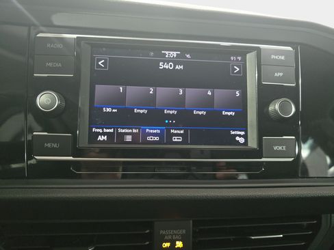 Used 2023 Volkswagen Jetta SE FWD image 17
