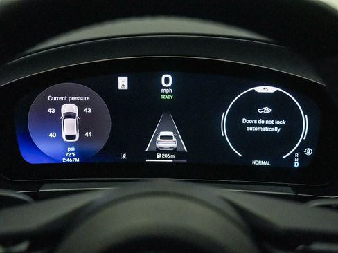 Certified 2025 Porsche Macan 4S Electric AWD/4WD image 25