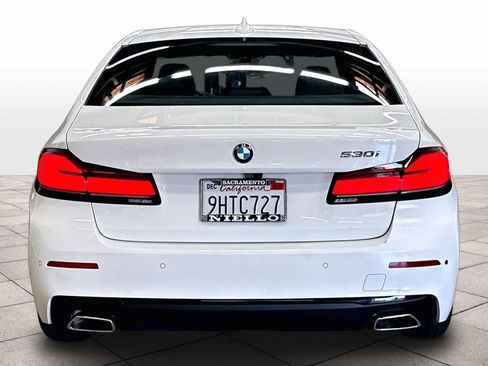 Used 2023 BMW 530i w/ Convenience Package RWD image 7
