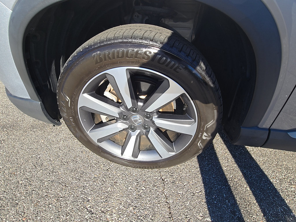 Used 2025 Honda Pilot Touring image 10