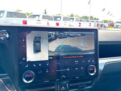 Used 2025 Lexus GX 550 w/ Accessory Package (2T) AWD/4WD image 15