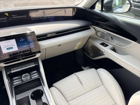 New 2026 Lincoln Nautilus Reserve AWD/4WD image 13
