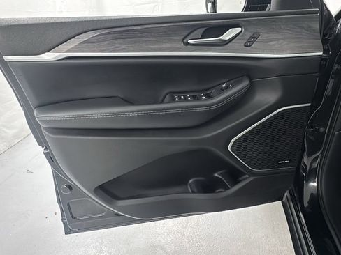 Used 2022 Jeep Grand Cherokee Limited 4xe image 20