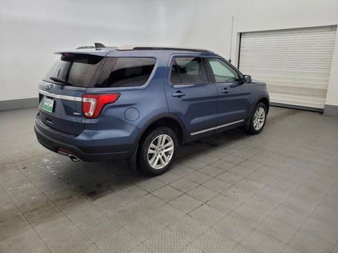 Used 2018 Ford Explorer XLT AWD/4WD image 10