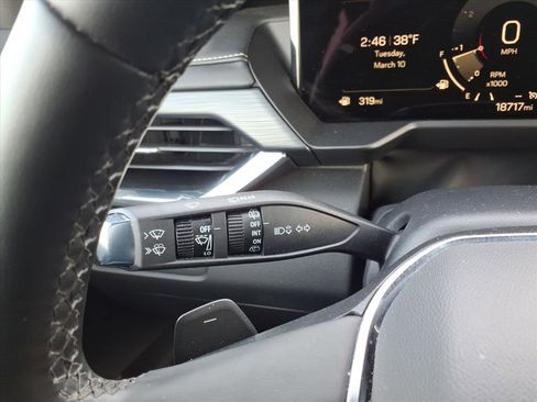 Used 2025 GMC Acadia Elevation image 24