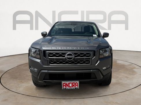 Used 2024 Nissan Frontier SV w/ SV Convenience Package RWD image 6