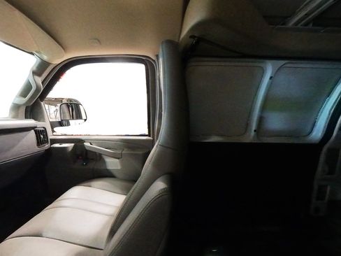 Used 2024 Chevrolet Express 2500 2500 image 35