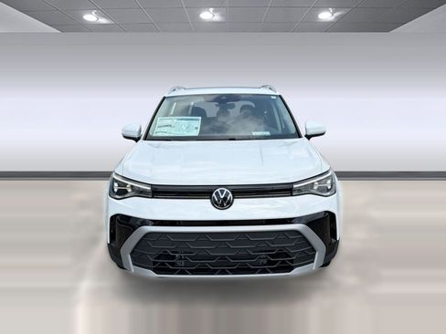 New 2026 Volkswagen Taos SE FWD image 6