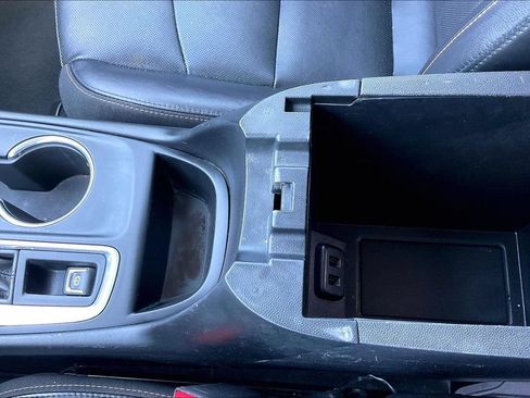 Used 2018 Chevrolet Equinox Premier FWD image 26