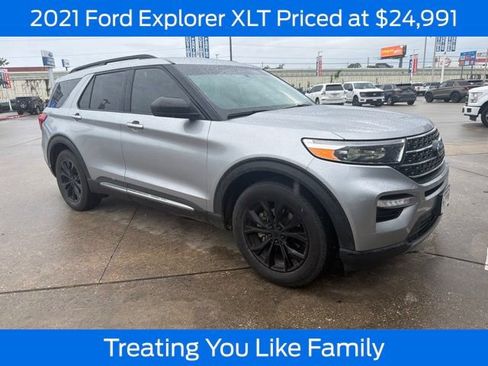 Used 2021 Ford Explorer XLT w/ Equipment Group 202A RWD image 1