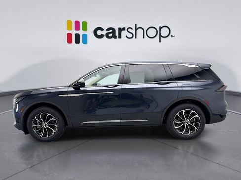 Used 2024 Lincoln Nautilus Premier AWD/4WD image 2