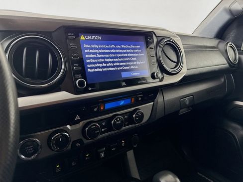 Used 2020 Toyota Tacoma Limited AWD/4WD image 17
