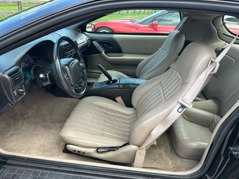 Used 2000 Chevrolet Camaro Z28 w/ SS Performance/Appearance Pkg RWD image 21