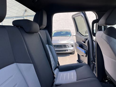 Used 2025 Toyota Tacoma TRD Off-Road image 37