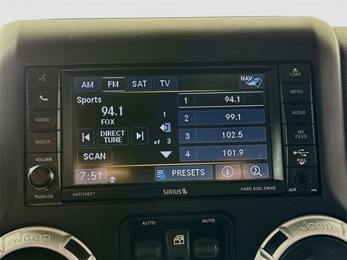 Used 2015 Jeep Wrangler Unlimited Sahara w/ Connectivity Group image 15