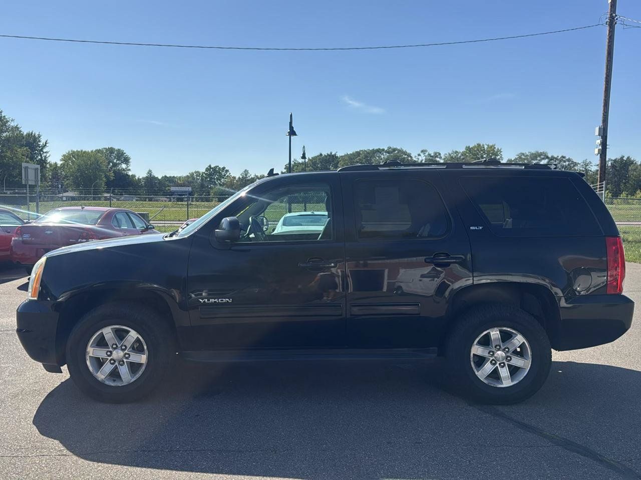 Used 2012 GMC Yukon SLT w/ SLT-2 Equipment Package AWD/4WD image 8