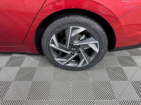 Used 2025 Hyundai Elantra SEL image 33
