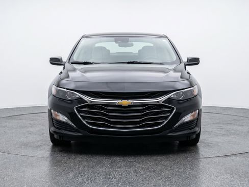 Used 2024 Chevrolet Malibu LT FWD image 2