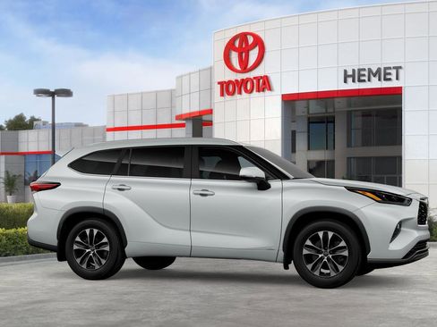 New 2026 Toyota Highlander XLE AWD/4WD image 15