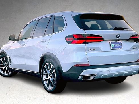 Used 2026 BMW X5 xDrive50e w/ Climate Comfort Package image 4