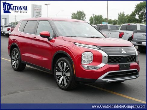 Used 2025 Mitsubishi Outlander SE AWD/4WD image 1