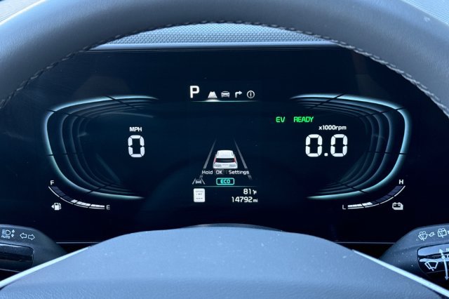 Certified 2025 Kia Niro EX Touring FWD image 34