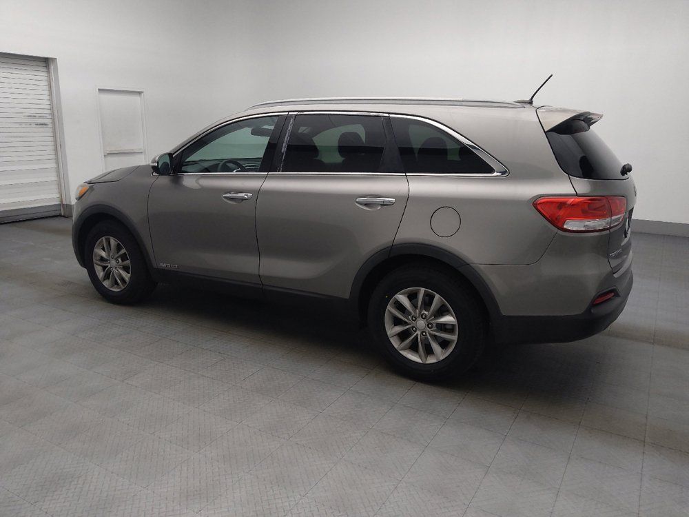 Used 2017 Kia Sorento AWD image 3