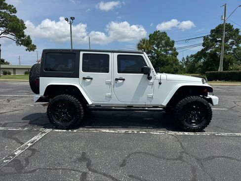 Used 2013 Jeep Wrangler Unlimited Sport w/ Connectivity Group AWD/4WD image 5