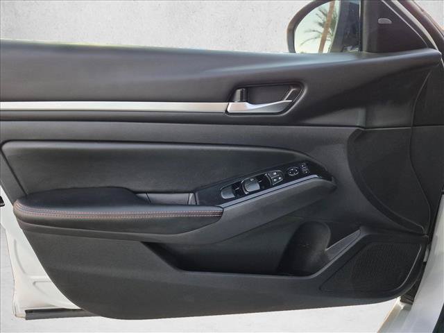 Used 2024 Nissan Altima 2.5 SR FWD image 30