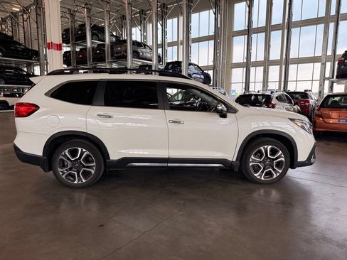 Used 2023 Subaru Ascent Touring AWD/4WD image 2