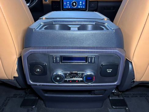 Used 2024 Ford Expedition Max Platinum AWD/4WD image 19