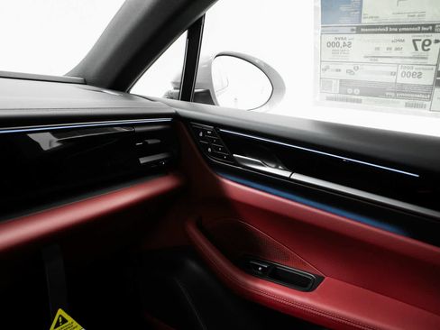 New 2026 Porsche Macan Electric RWD image 30