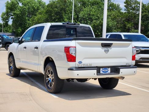 Used 2022 Nissan Titan SV RWD image 5