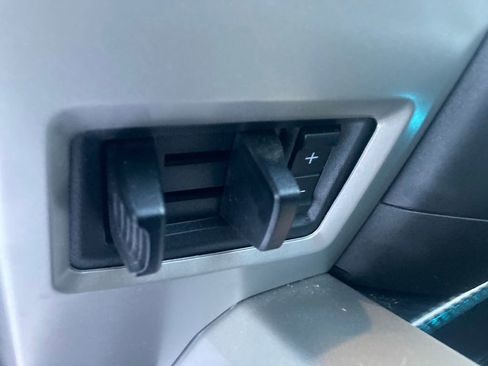 Used 2019 Ford F150 Lariat w/ Equipment Group 502A Luxury image 48