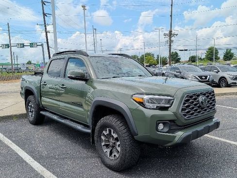 Used 2021 Toyota Tacoma TRD Off-Road w/ Technology Package AWD/4WD image 20