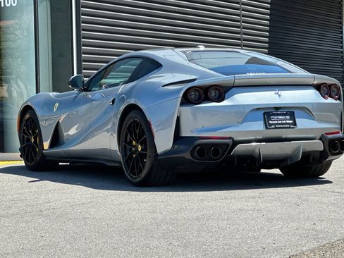 Used 2018 Ferrari 812 Superfast RWD image 3