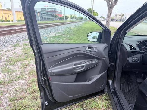 Used 2014 Ford Escape SE FWD image 9