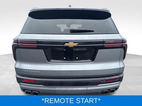 Used 2025 Chevrolet Traverse LT FWD image 8