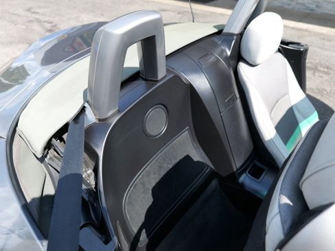 Used 2004 BMW Z4 2.5i image 34