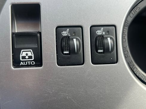 Used 2024 Toyota 4Runner SR5 Premium image 8