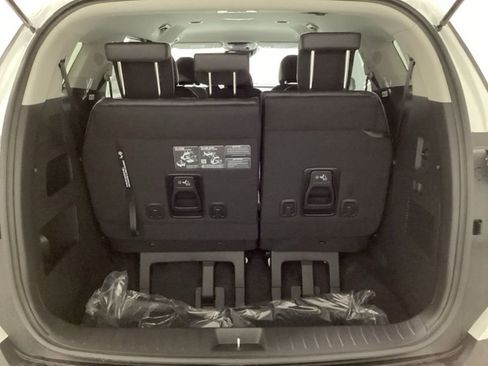 New 2026 Kia Carnival image 8