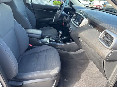 Used 2020 Kia Sorento LX FWD image 51