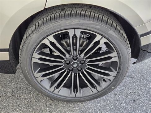 New 2026 Land Rover Range Rover Velar Dynamic SE image 9