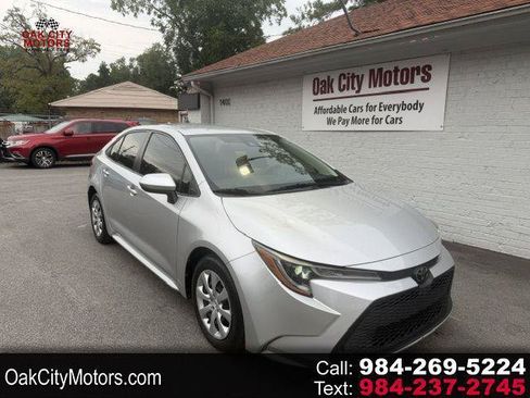Used 2021 Toyota Corolla LE FWD image 1