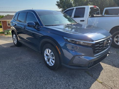 Used 2023 Honda CR-V LX image 3