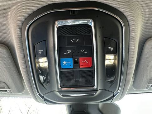 Used 2023 Jeep Grand Cherokee L Limited w/ Black Appearance Package AWD/4WD image 42