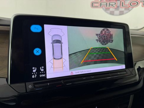 Used 2024 Volkswagen Atlas SE image 19