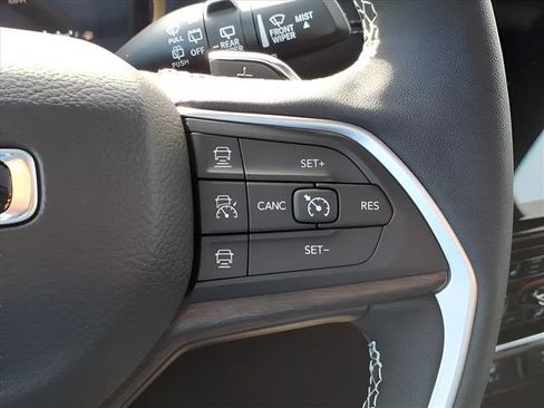 New 2025 Jeep Grand Cherokee L Limited image 24