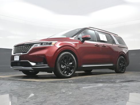 Used 2022 Kia Carnival SX Prestige image 31